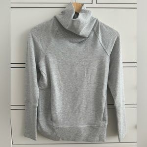 Lululemon comfy pullover turtleneck, size 2